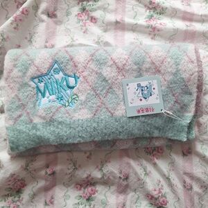 Hatsune Miku Knit Scarf in Mint & Pink